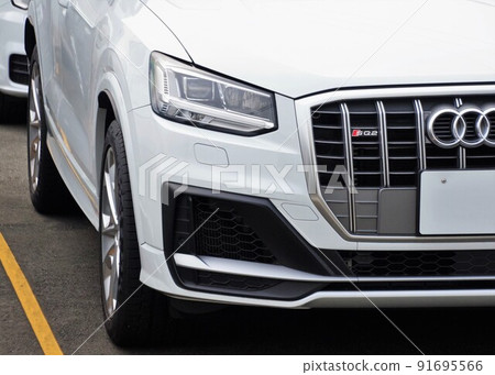 Imported car image Audi SQ2 front mask 91695566
