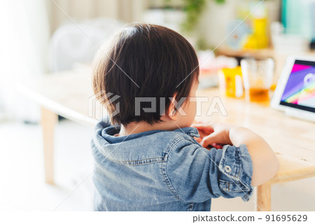 Kids snap 91695629