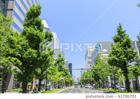Shinsaibashi, Chuo-ku, Osaka City Midosuji in early summer 91700781