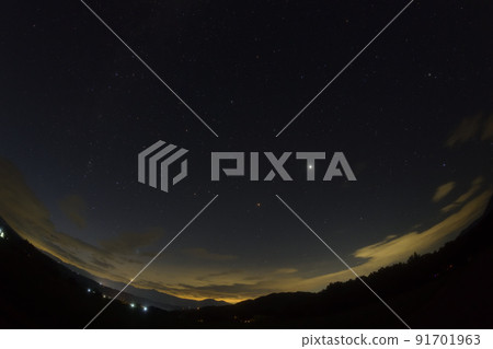 Hakushu-cho, Hokuto City, the starry sky before dawn where Venus, Mars, Jupiter, and Saturn line up Hakushu-cho, Hokuto City, the starry sky before dawn where Venus, Mars, Jupiter, and Saturn line up 91701963