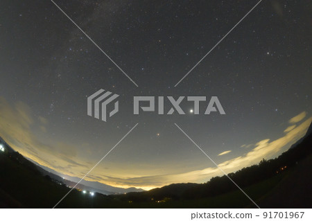 北斗市白州町，昴、火星、木星、土星排列的黎明前的星空 91701967