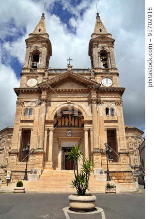 Cathedral of Saints Cosmas and Damian. Alberobello, Apulia, Italy. 91702918