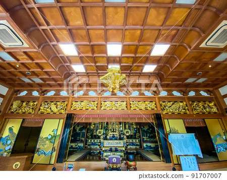 Amida Nyorai statue in the main hall of Jodo Shinshu Religion Zenji, Sawara-ku, Fukuoka 91707007