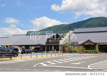 岩手路站路站在陽光明媚的日子遠野風之岡天空回來 岩手路站路站在陽光明媚的日子遠野風之岡天空回來 91711723