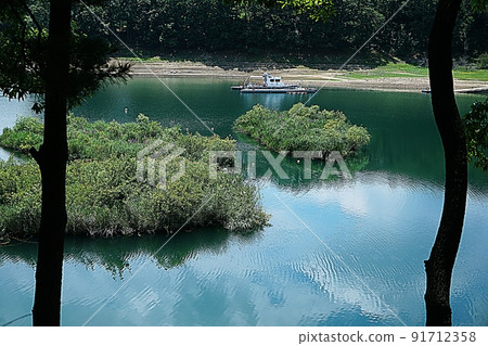 beautiful scenery of daecheong lake 91712358