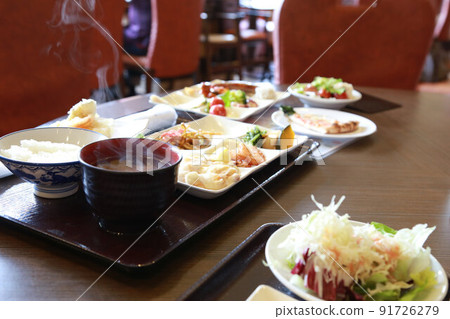 在各種溫泉旅館吃到開心的自助午餐自助餐 91726279