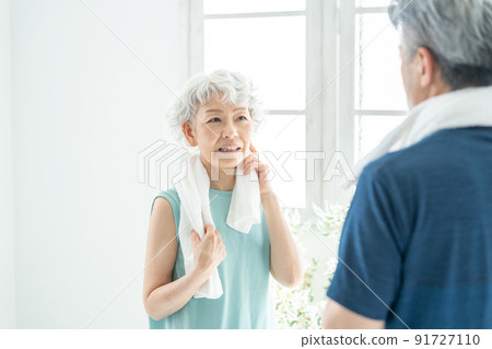 老年夫婦鍛煉（運動/健康/保健） 91727110