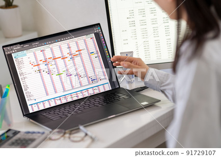 創建施工進度表、施工監理的女性一流建築師 91729107