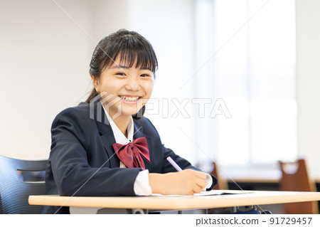 初中教室學校攝影合作：中央技術學校附屬日語學校 91729457