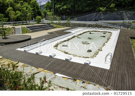 岡山縣高橋市舊福屋小學舊游泳池 岡山縣高橋市舊福屋小學舊游泳池 91729515