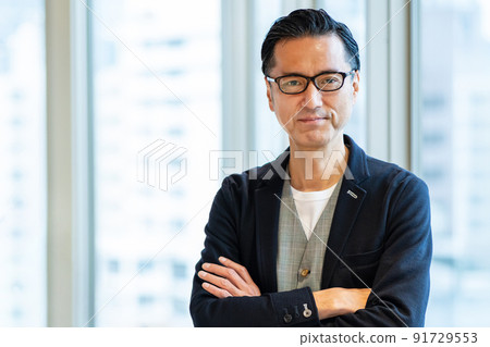 Businessman middle man shooting cooperation: ＋ SHIFT NOGIZAKA 91729553