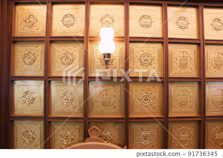 來自箱根蘆之湖的海盜船禦藤英二設計的蘆之湖女王的特殊船艙內部 91736345