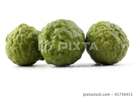 Kaffir lime isolated on white 91736911