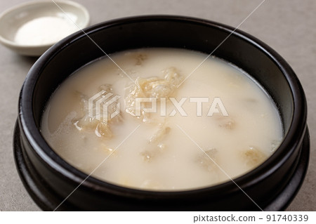 Beef knee cartilage soup ox knee soup 91740339