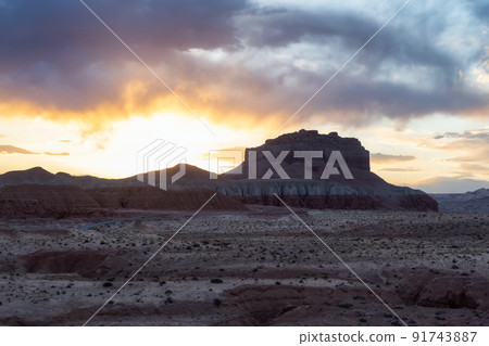 Red Rock Mountains in the Desert at Sunrise. Red Rock Mountains in the Desert at Sunrise. 91743887