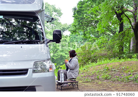 Solo can girls who enjoy auto camp easily with a camper 91748060