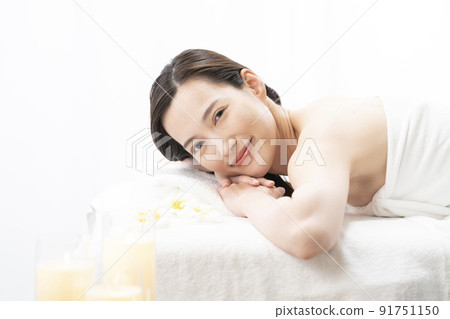 Esthetic woman relax 91751150
