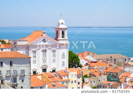 view of Alfama, Lisbon, Portugal 91758593