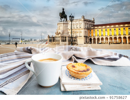 Rua Augusta Arch in Lisbon, Portugal 91758627