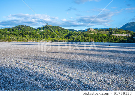 Wide valley of Tagliamento River Wide valley of Tagliamento River 91759133