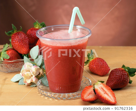 strawberry juice strawberry juice 91762316