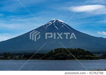 初夏的河口湖和富士山 初夏的河口湖和富士山 91762786