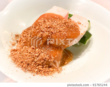 Hakata specialty dish, mizutaki specialty store with chicken breast and cucumber with sesame seeds 91765244