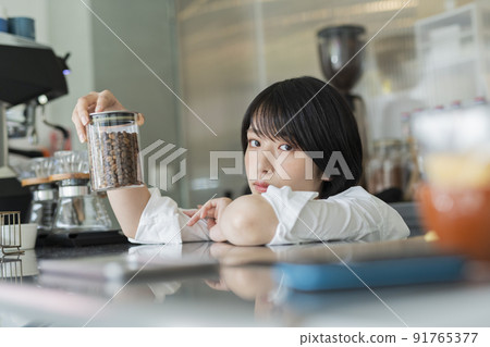 咖啡廳女員工 咖啡廳女員工 91765377