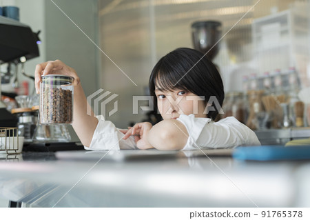 Cafe female staff Cafe female staff 91765378