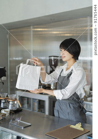 女員工移交咖啡廳產品 女員工移交咖啡廳產品 91765444