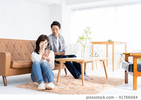 Couple / Family / Couple / Living / Lifestyle Couple / Family / Couple / Living / Lifestyle 91766084