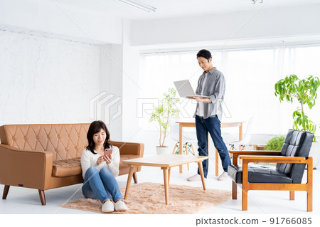 Couple / Family / Couple / Living / Lifestyle Couple / Family / Couple / Living / Lifestyle 91766085