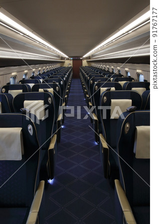 上越新幹線/北陸新幹線 E7 系列（綠色車廂：列車內） 91767177