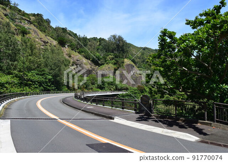 Sakaiura Beach where the white sand beach of Chichijima spreads in the Ogasawara Islands 91770074