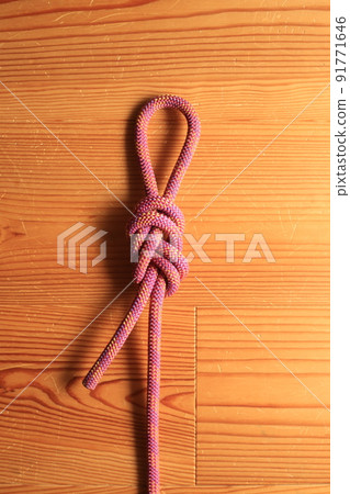 Figure-eight knot for mountaineering, camping and outdoor activities 91771646