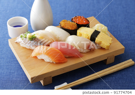 Sake and delicious nigiri sushi Sake and delicious nigiri sushi 91774704