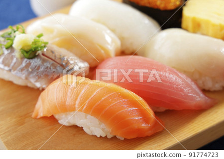 清酒和美味的握壽司 清酒和美味的握壽司 91774723