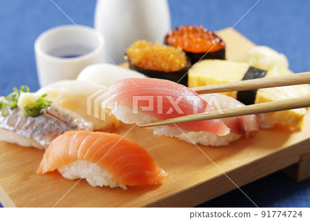 清酒和美味的握壽司 清酒和美味的握壽司 91774724