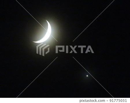 Crescent moon night sky Crescent moon night sky 91775031