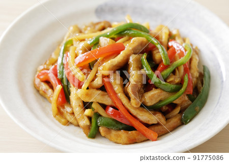 胡椒牛排用辣椒粉、胡椒和豬肉 胡椒牛排用辣椒粉、胡椒和豬肉 91775086