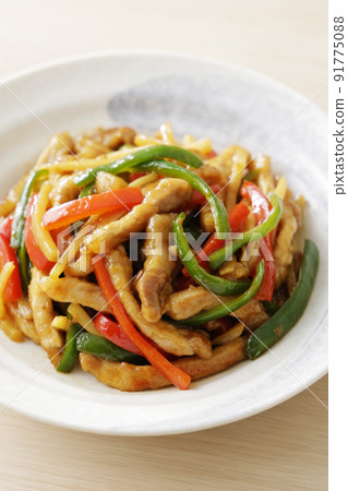 Pepper steak with paprika, peppers and pork 91775088