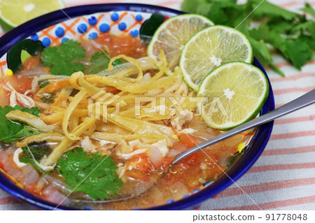 墨西哥湯Sopa de Lima 91778048