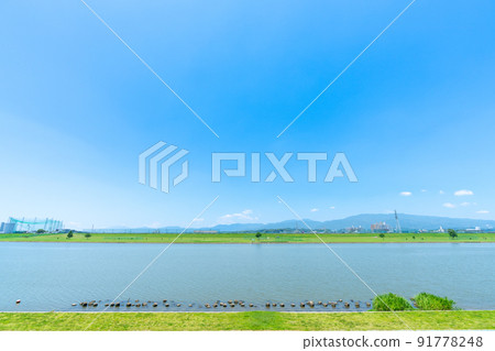 《Fukuoka Prefecture》 Chikugo River seen from Suitengu Shrine Kurume City 91778248