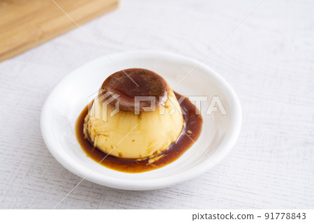 custard pudding 91778843