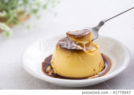 custard pudding 91778847