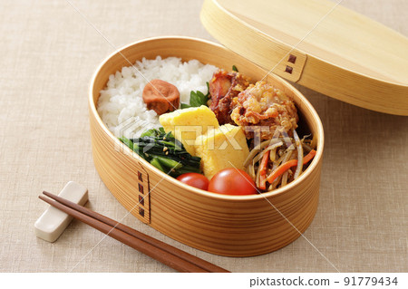 Japanese-style bento box served in Magewappa 91779434