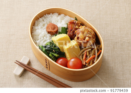 Japanese-style bento box served in Magewappa 91779439