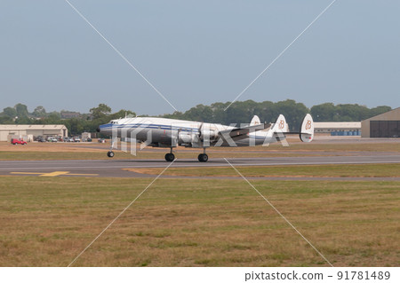 洛克希德 L-1049G 超級星座起飛 洛克希德 L-1049G 超級星座起飛 91781489