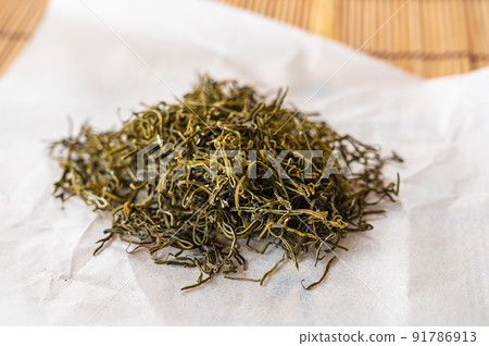 切碎的海帶 91786913