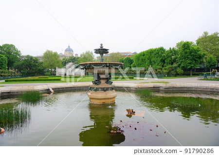 Historical Vienna skyline 91790286